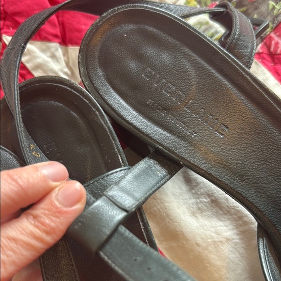 Everlane Dark Green Block Heel Sandal with Sleek Design - Picture 4 of 9